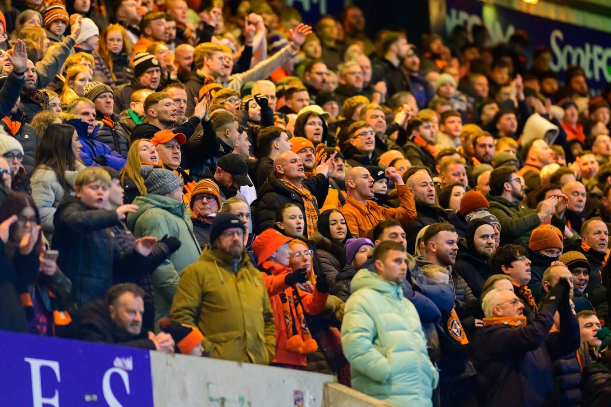 United support at Dens